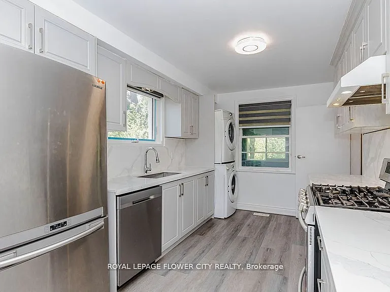 37 Warwick Rd — Photo 12