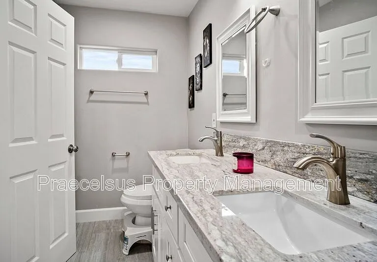 1512 Walbollen St — Photo 9
