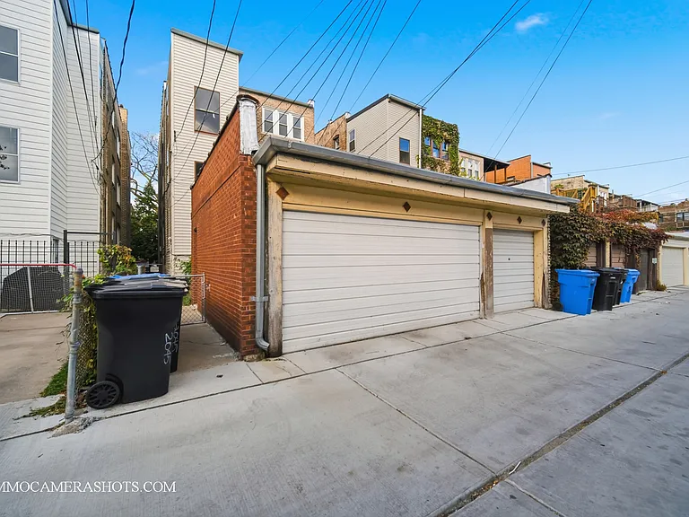 2045 W Farragut Ave #3 — Photo 11