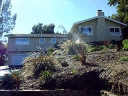 NEW driveway in a private Mt Helix setting!