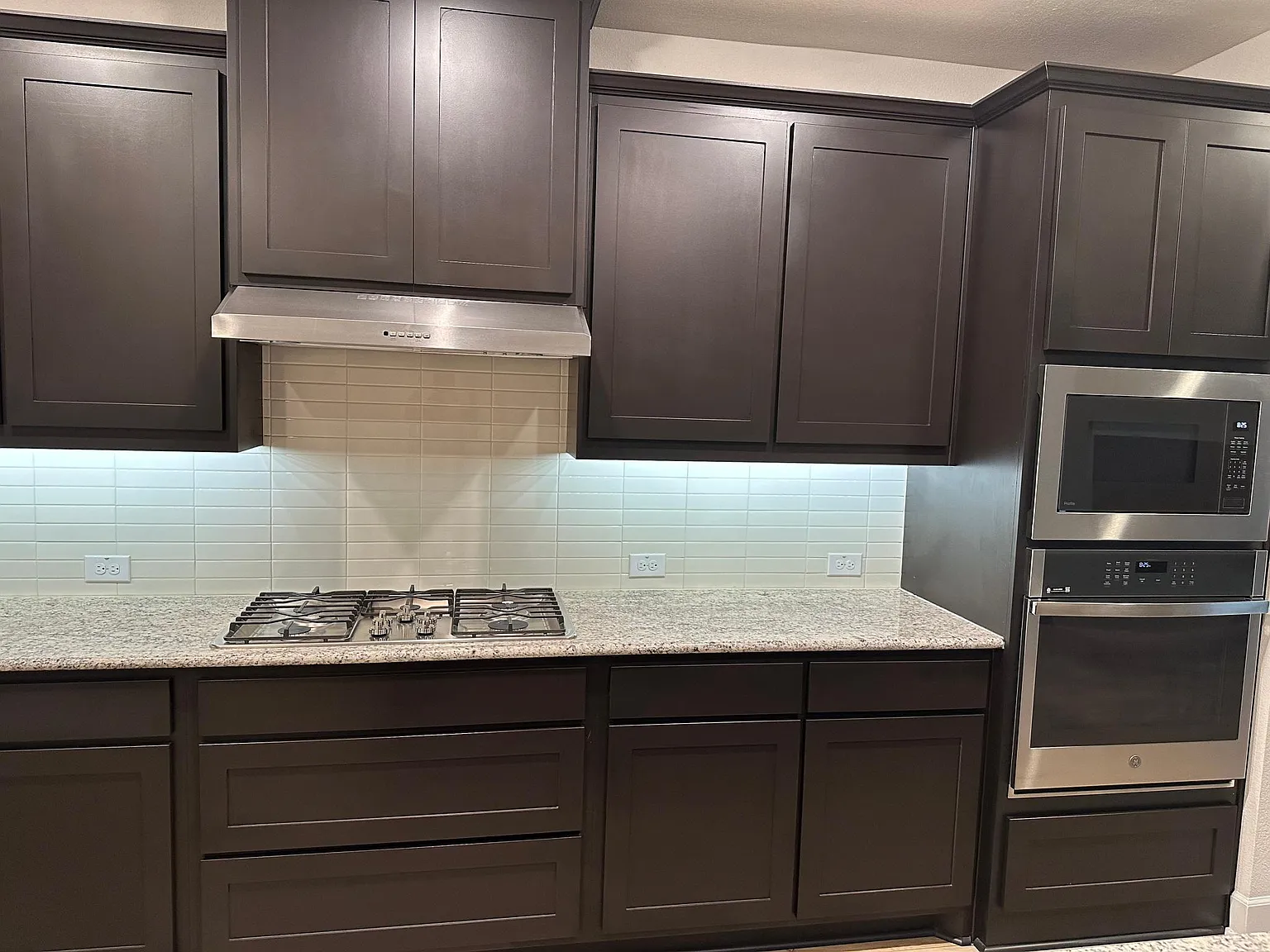 5 bed, 3299 sqft, $3,300 — Photo 4