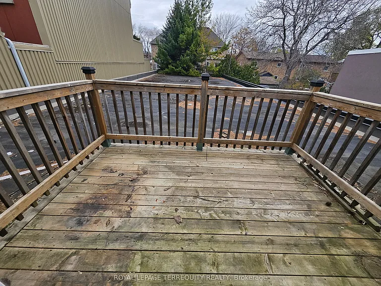3392 Lake Shore Blvd W — Photo 22