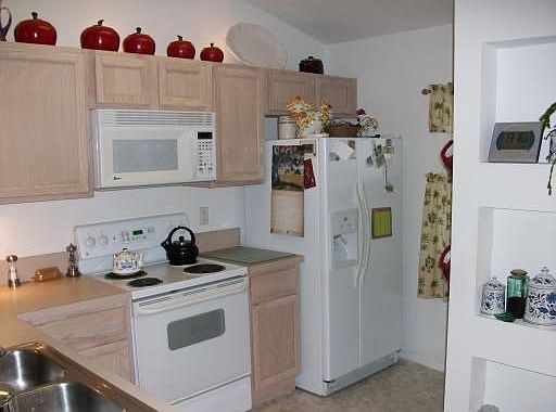 2nd image of 1589 SE Berkshire Blvd