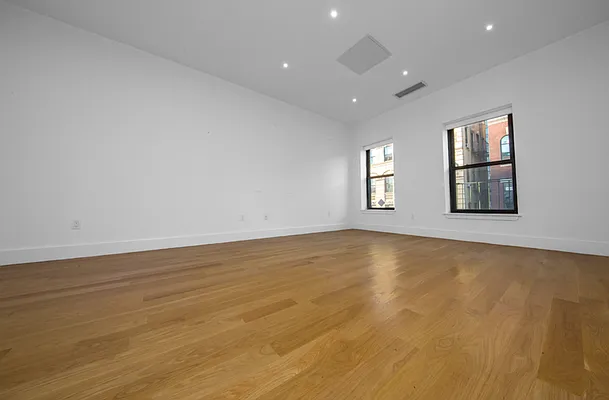 Rented by REAL New York | media 2