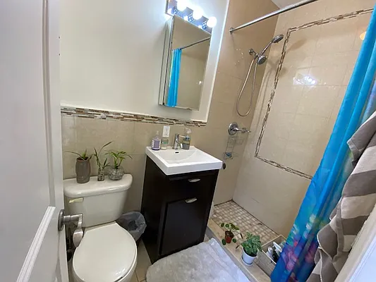 Rented by Mdays Realty | media 32