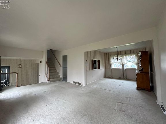 3rd image of 2706 Sweetbriar Dr
