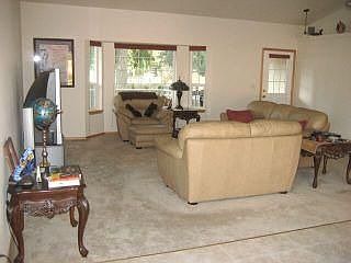 Living Room - Keep the Furniture!