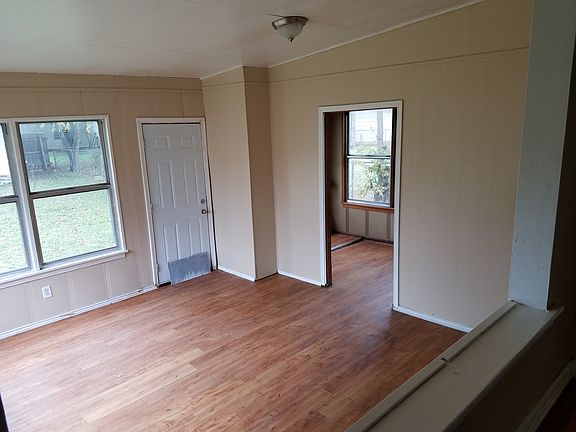 3rd image of 2907 Kaiser Dr