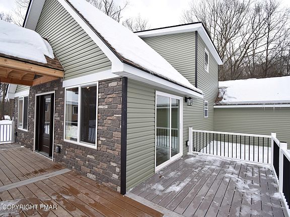 3rd image of 108 Stag Ct