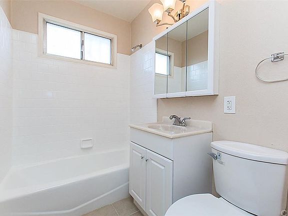 5th image of 1408 W 113th St