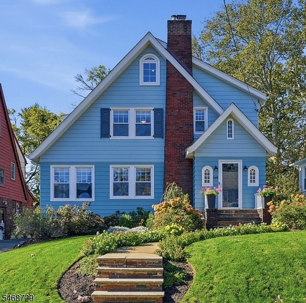 1st image of 148 Oakview Ave