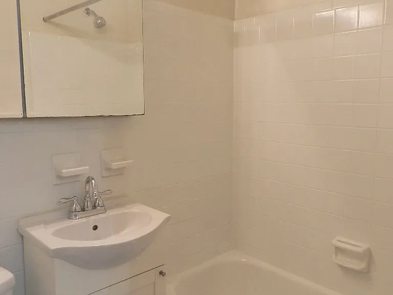 1616 Pine St — Photo 6