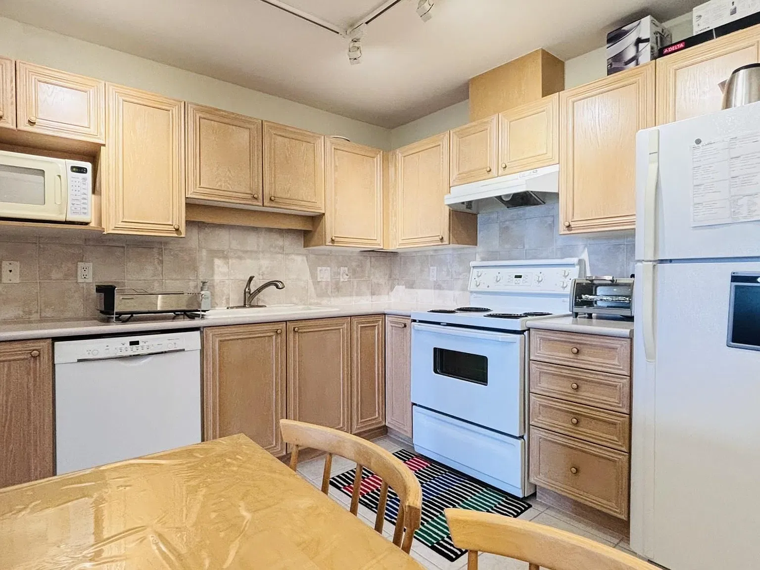 1 bed, 692 sqft, $2,500 — Photo 2