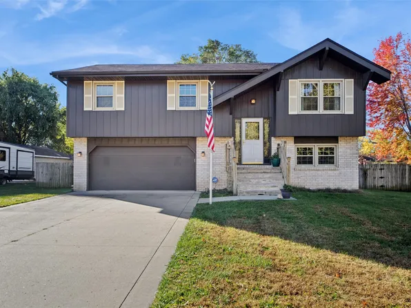 5320 NW 66th Pl, Johnston, IA 50131