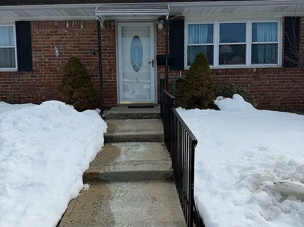 5 Missouri Ct, Matawan, NJ 07747