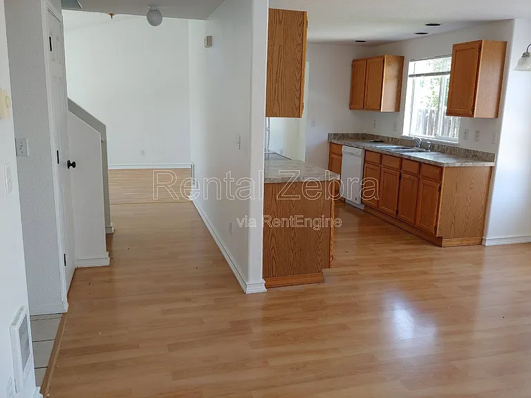 2945 SW Salmon Ave — Photo 7