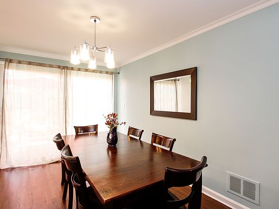 2nd image of 185 Park Dr