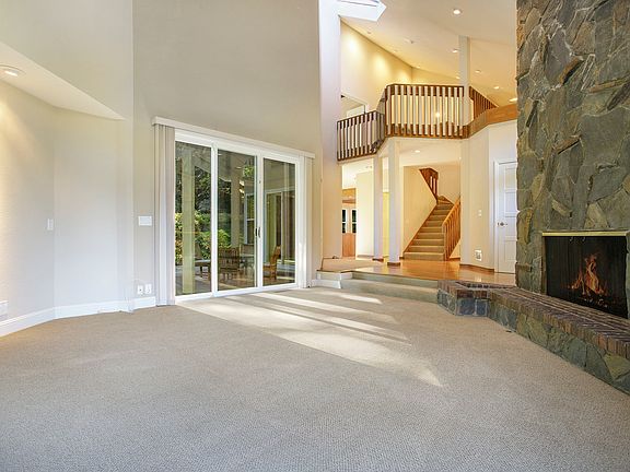5th image of 3 Blackhawk Club Ct