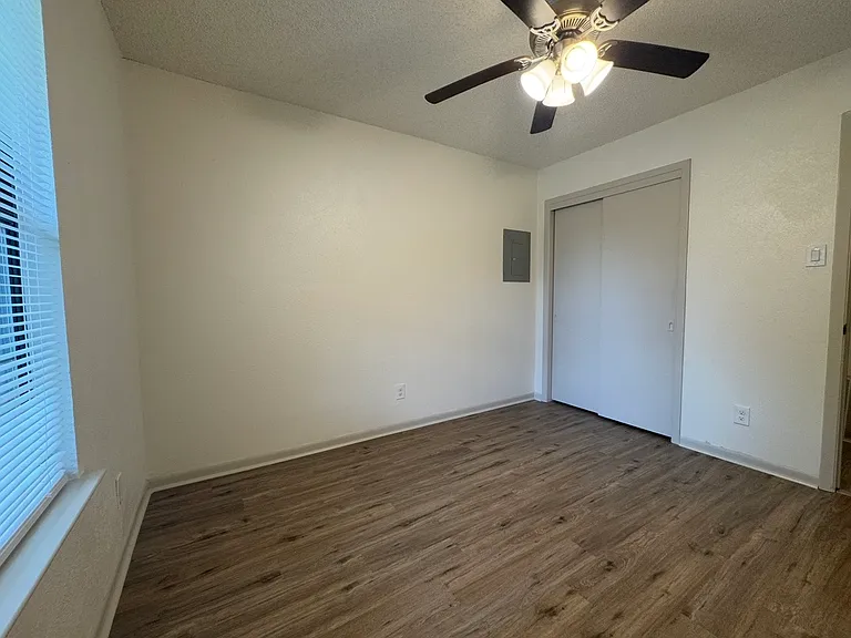 3731 Avenue M — Photo 16