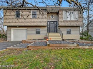 5123 Derby Rd, Tobyhanna, PA 18466