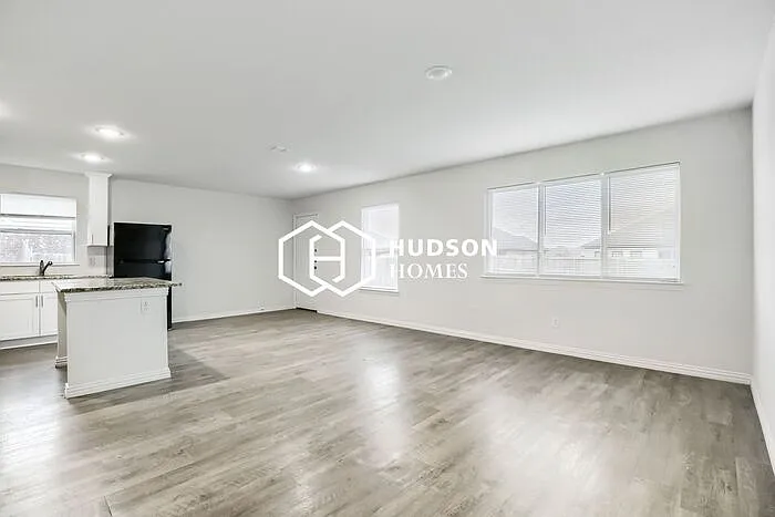 2031 Clay St — Photo 3