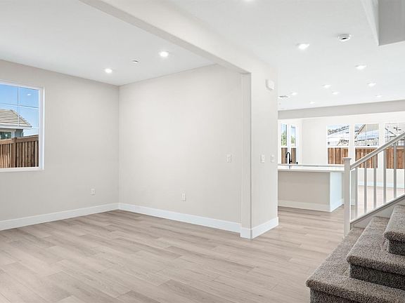5th image of 1511 Base Street