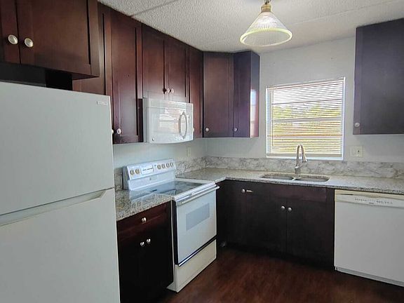 4th image of 2839 Somerset Park Dr Unit 201-1-1