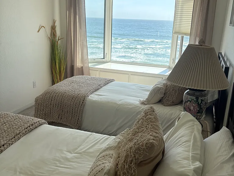 452 Oceanview Dr — Photo 29