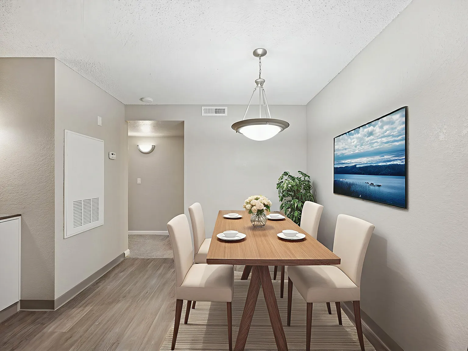 Vizcaya Hilltop Apartments — Photo 3