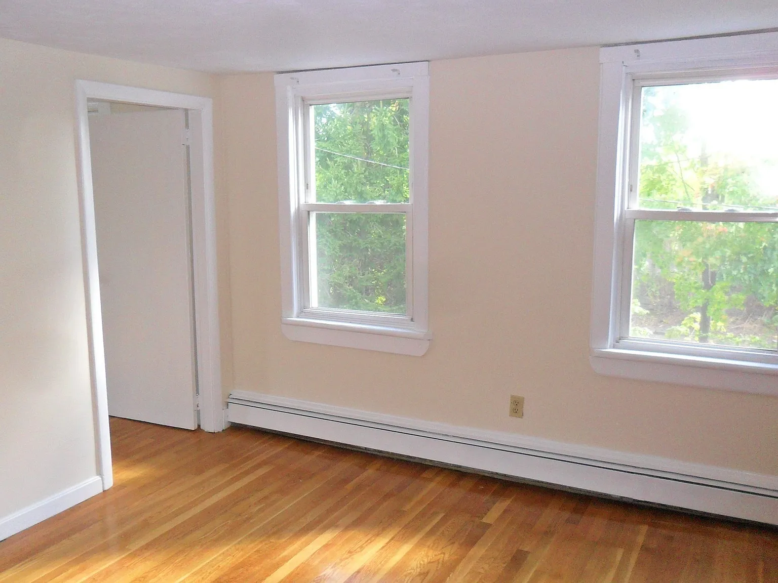 2 bed, 1.0 bath, 750 sqft, $2,200 — Photo 3