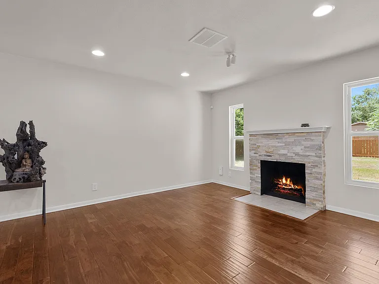 501 Arbor Ln — Photo 20