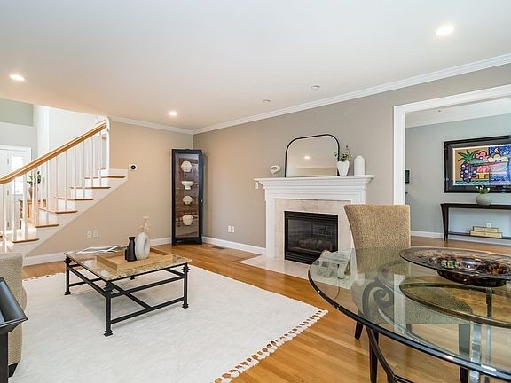 5th image of 63 Crescent Rd Unit 63