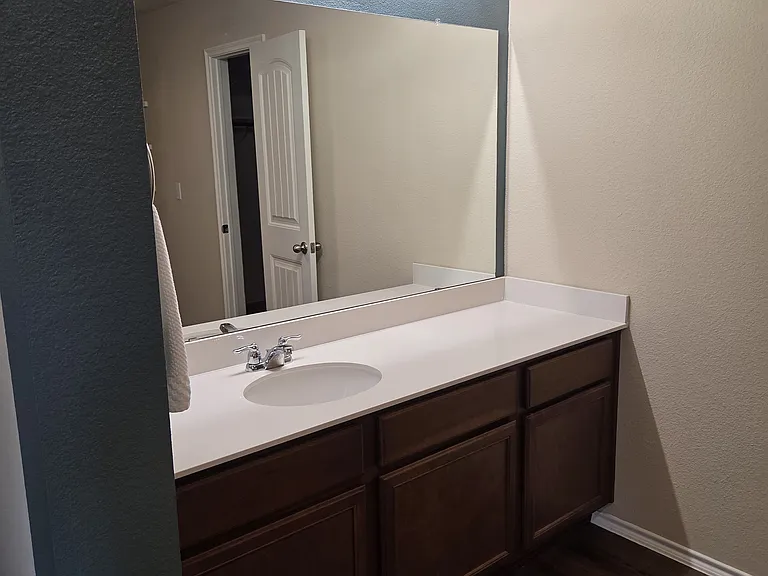 2118 Meadow Park Dr — Photo 13