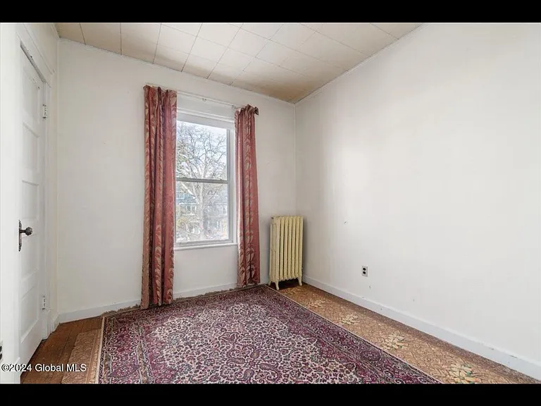 117 N Pine Ave #1 — Photo 4