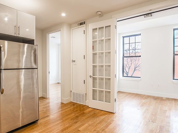 3rd image of 40 Malcolm X Blvd APT 2N