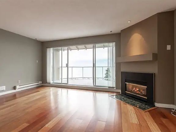 3rd image of 15025 Victoria Ave #502