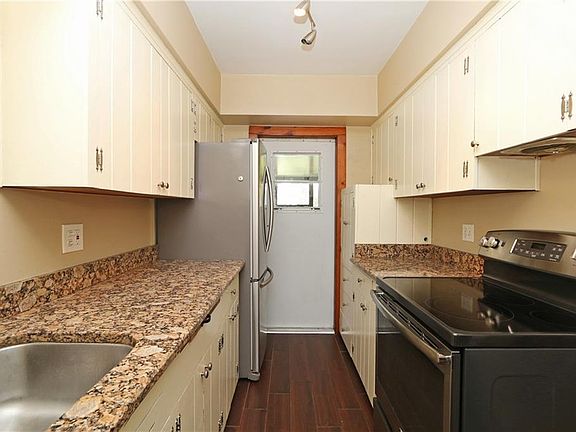 4th image of 909 Floral Dr