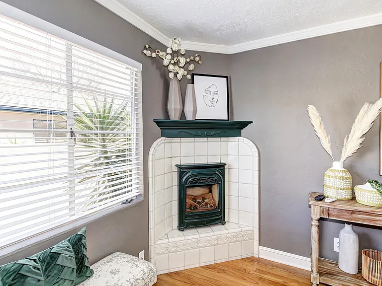 5210 J St — Photo 9