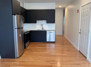 2527 Saint Paul St #1A, Baltimore, MD 21218