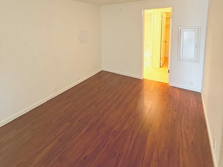 659 S. Cloverdale — Photo 7