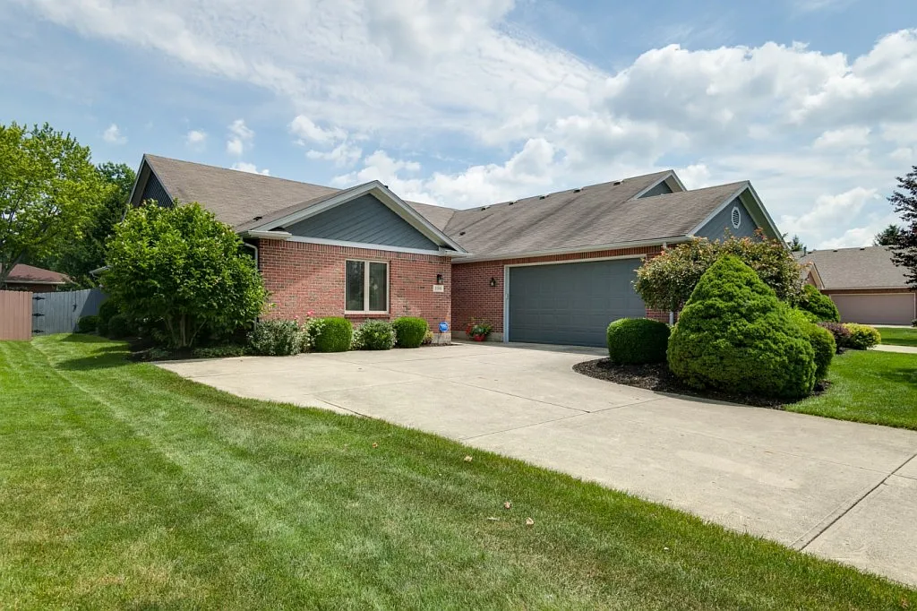 106 Old Carriage Dr photo 1