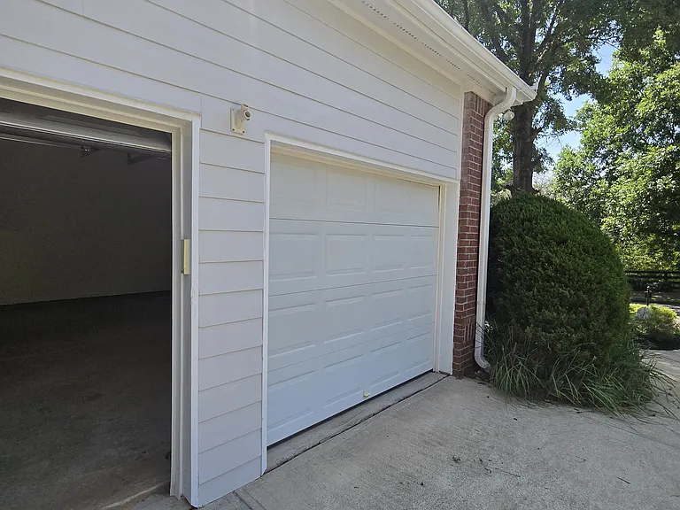 5935 Lake Oak Lndg — Photo 40