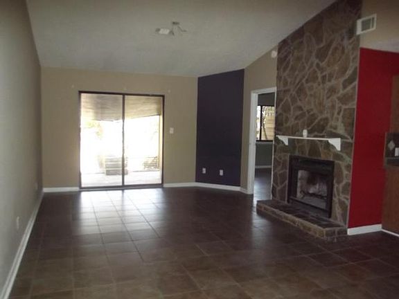 5th image of 211 Somerset Dr