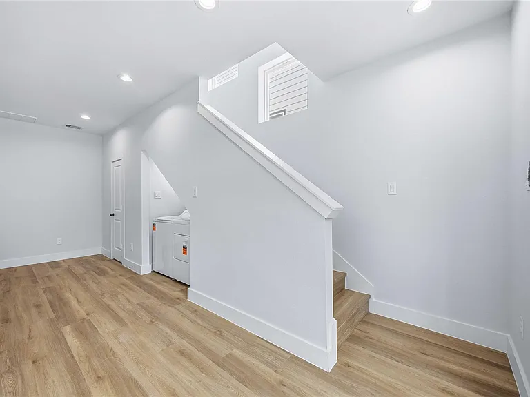 4138 Larkspur St #B — Photo 7