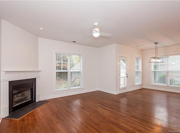 4th image of 16223 Kelly Park Cres
