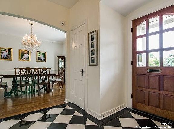 3rd image of 126 CANTERBURY HILL