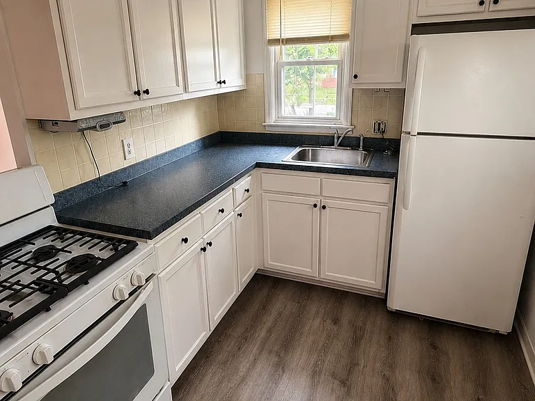 864 Highland Ave #1 — Photo 4