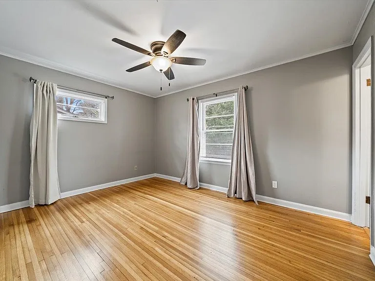 1073 Ivy Rd — Photo 16