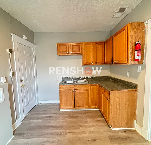 1423 Lyndale Ave #102 — Photo 13