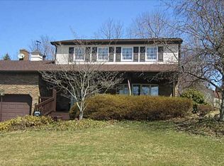 214 Summit View Dr, Jeannette, PA